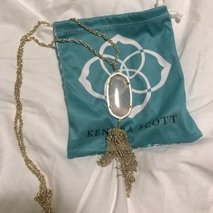 Kendra Scott Rayne Pendant in Rose Quartz
